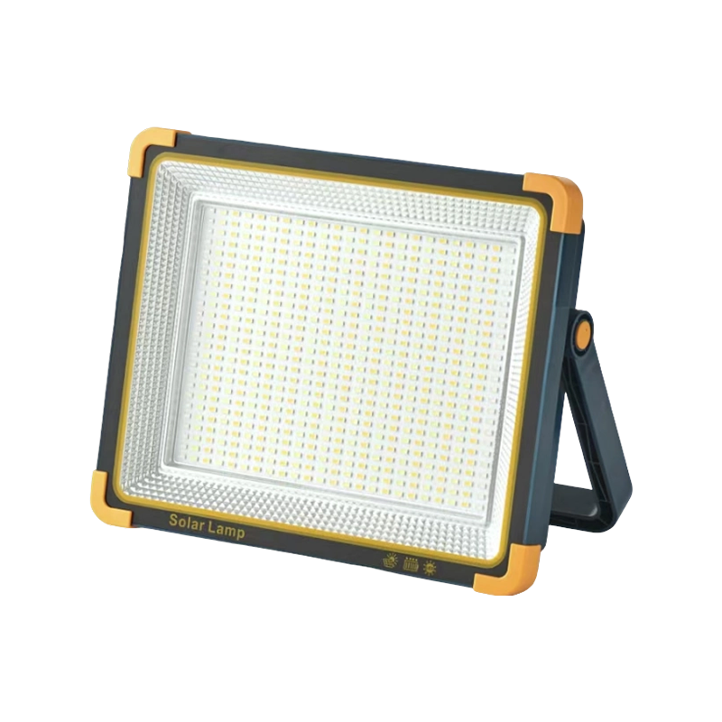 كشاف كبير بالطاقة الشمسية بقدرة 20800 مللي أمبير في الساعة